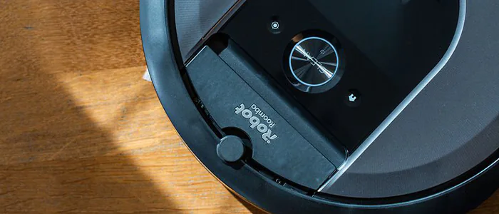 iRobot Roomba i7+ auto design
